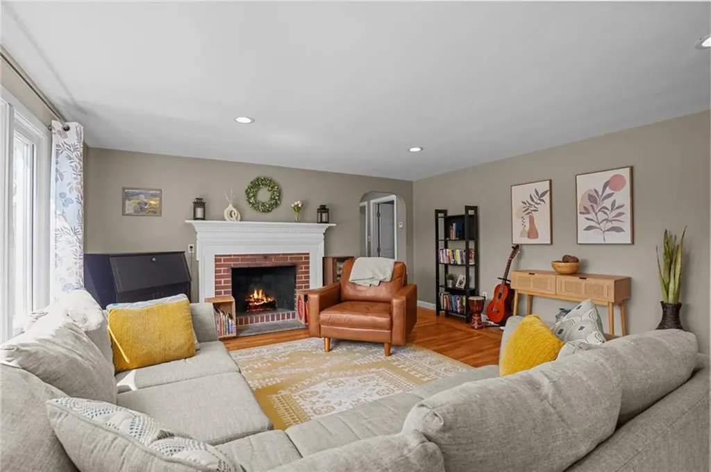 41 Darling Street Warwick RI 02886