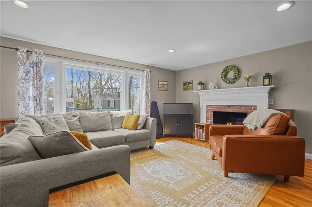41 Darling Street Warwick RI 02886