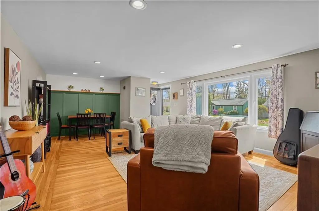 41 Darling Street Warwick RI 02886