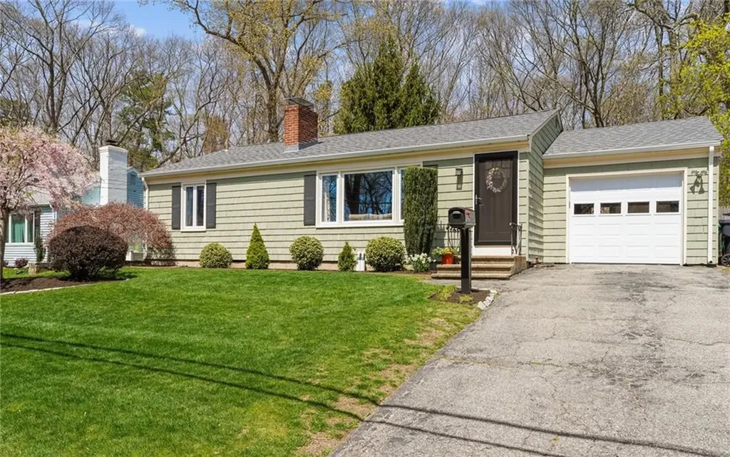 41 Darling Street Warwick RI 02886