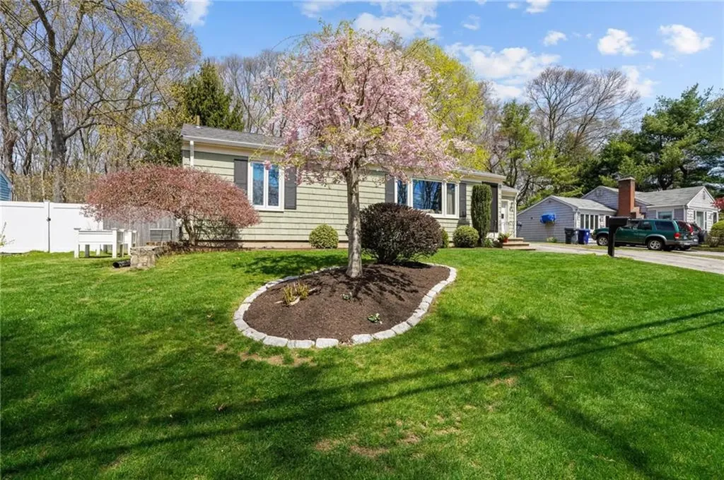 41 Darling Street Warwick RI 02886