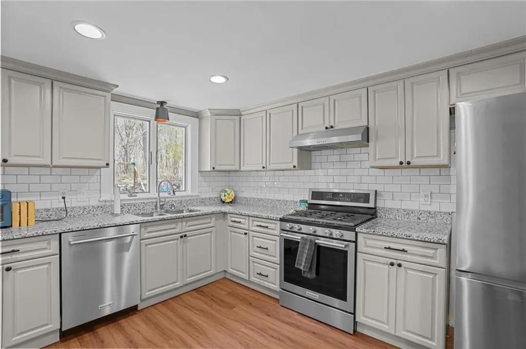 41 Darling Street Warwick RI 02886