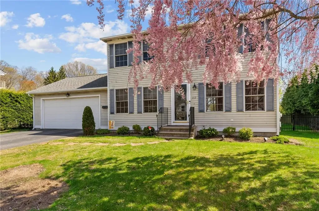112 Greenwich Avenue Warwick RI 02886