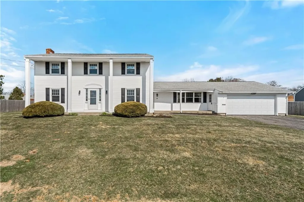 594 Algonquin Drive Warwick RI 02888