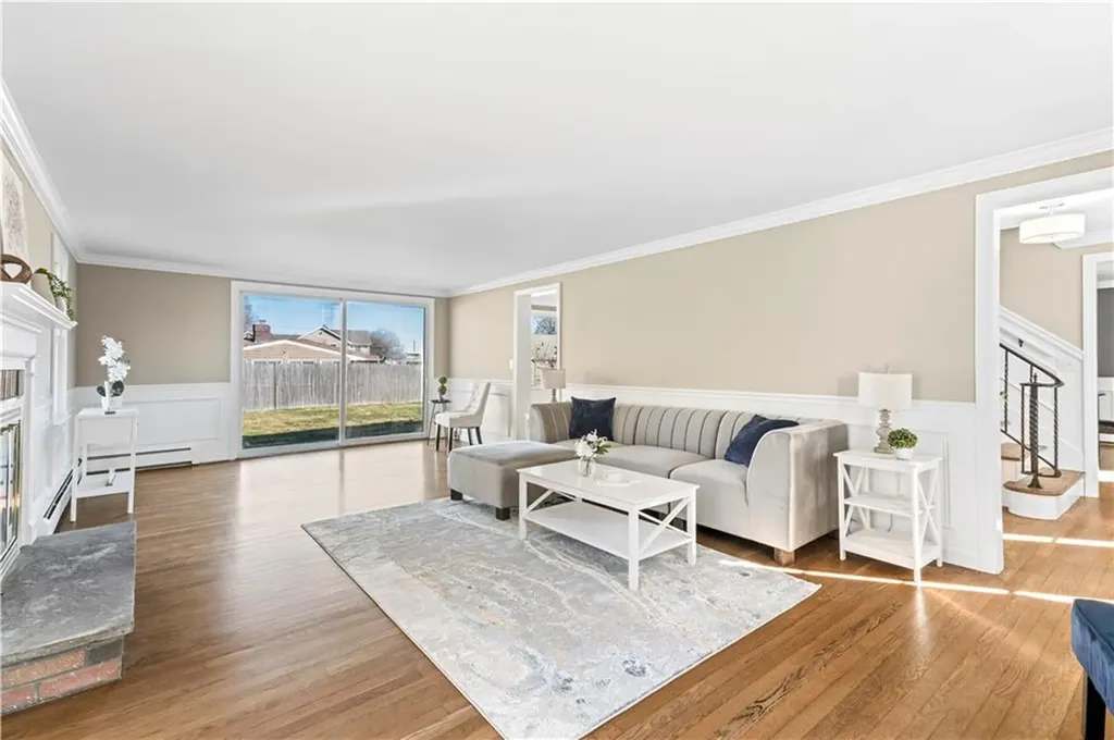 594 Algonquin Drive Warwick RI 02888