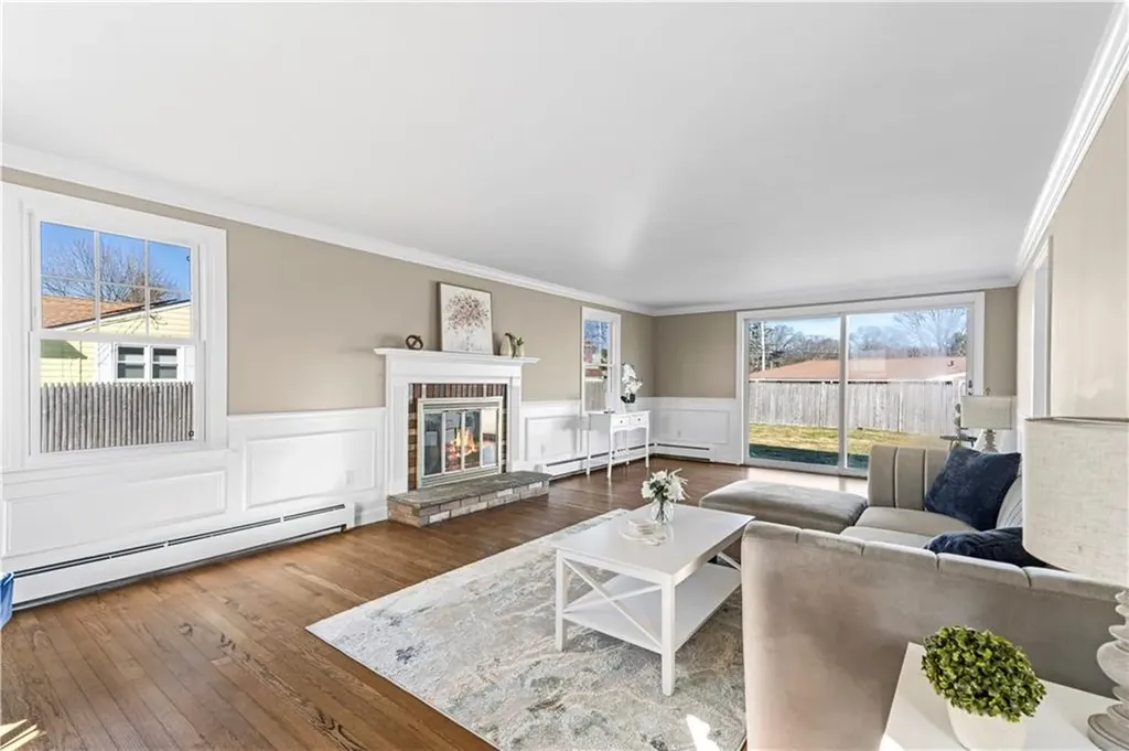 594 Algonquin Drive Warwick RI 02888