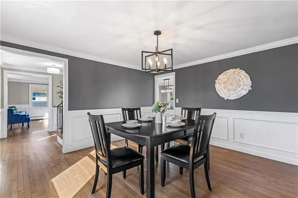 594 Algonquin Drive Warwick RI 02888