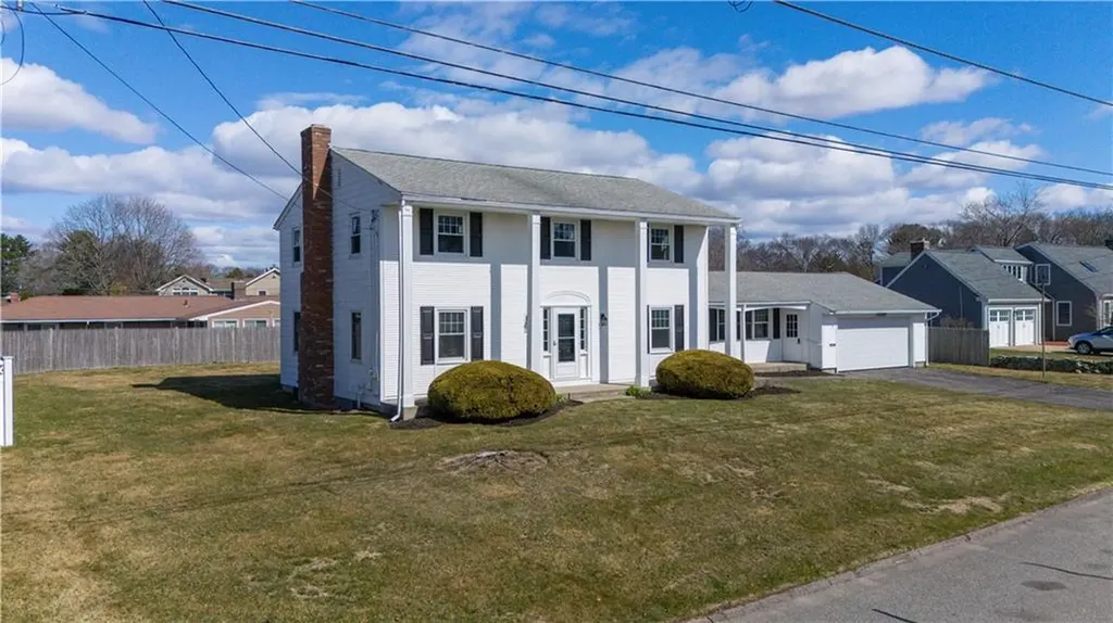 594 Algonquin Drive Warwick RI 02888