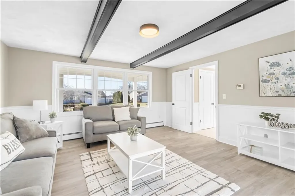 594 Algonquin Drive Warwick RI 02888