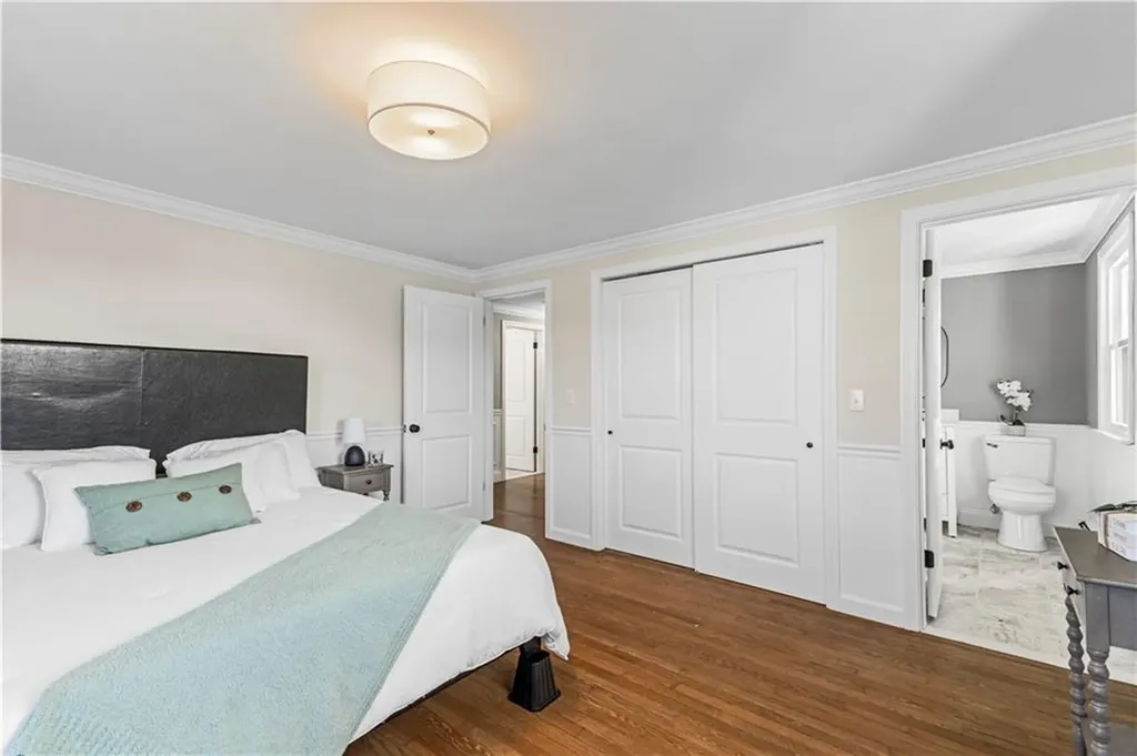 594 Algonquin Drive Warwick RI 02888