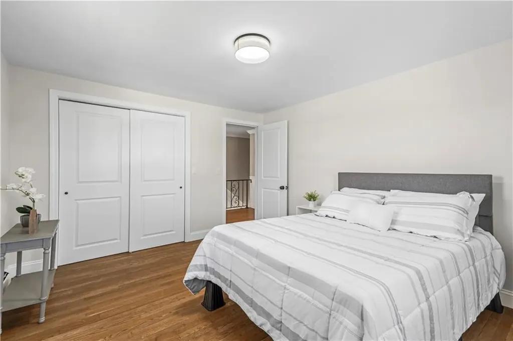 594 Algonquin Drive Warwick RI 02888