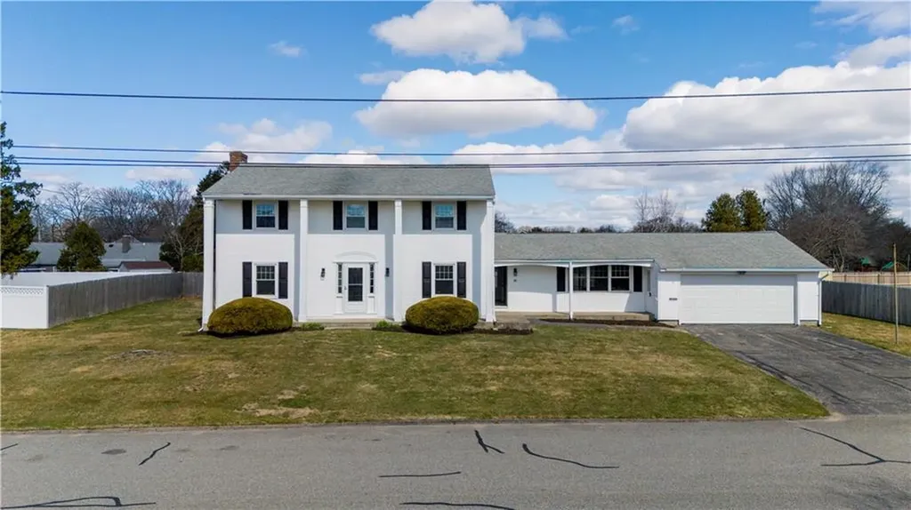 594 Algonquin Drive Warwick RI 02888