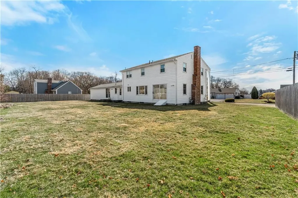 594 Algonquin Drive Warwick RI 02888