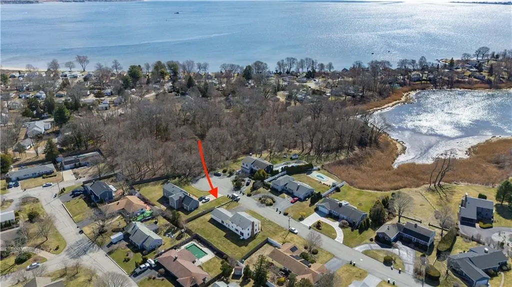 594 Algonquin Drive Warwick RI 02888