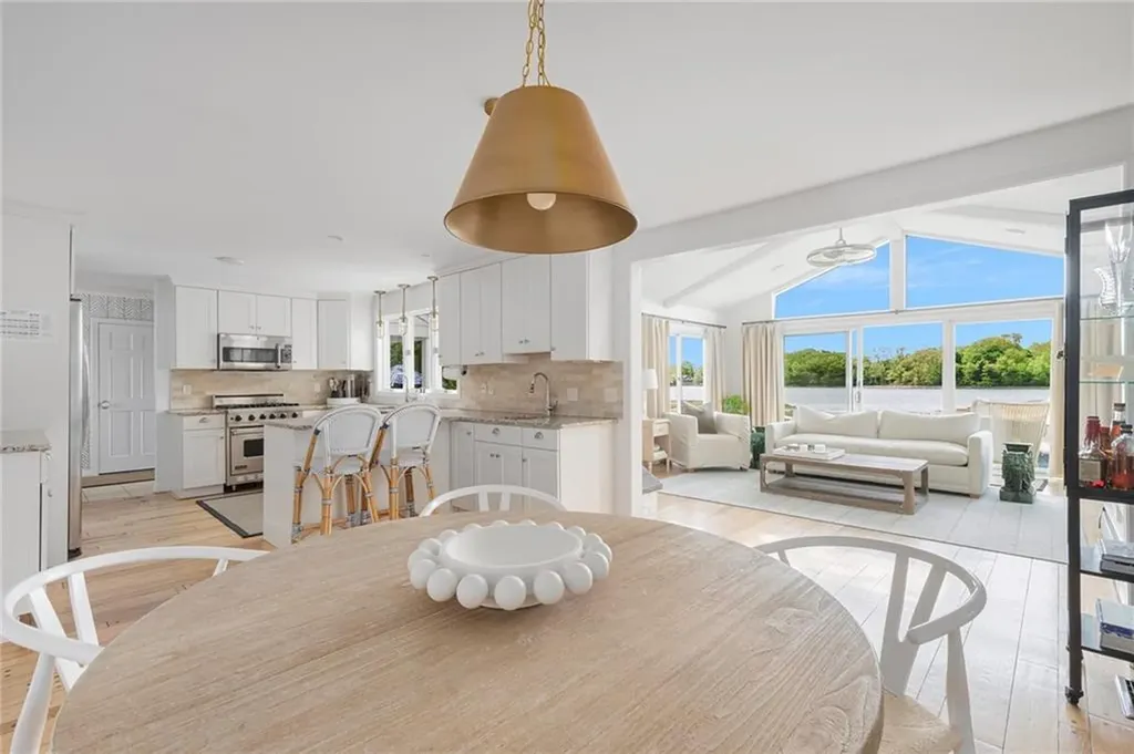 45 Meadowbrook Drive Barrington RI 02806