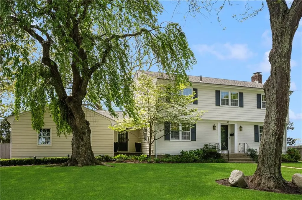 45 Meadowbrook Drive Barrington RI 02806
