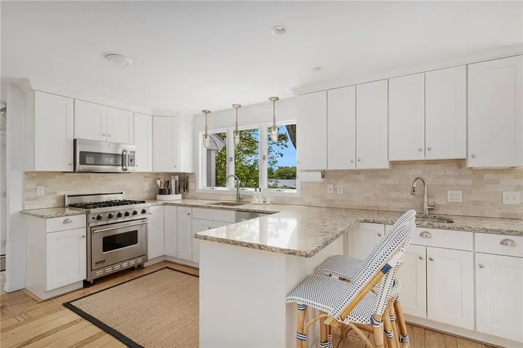 45 Meadowbrook Drive Barrington RI 02806