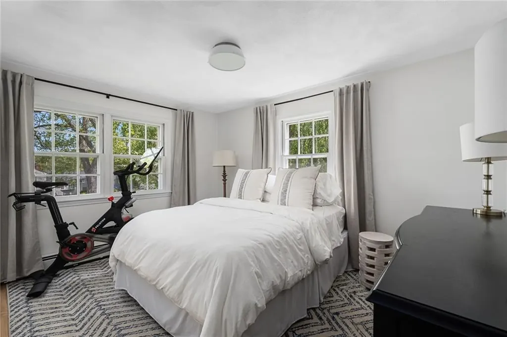 45 Meadowbrook Drive Barrington RI 02806