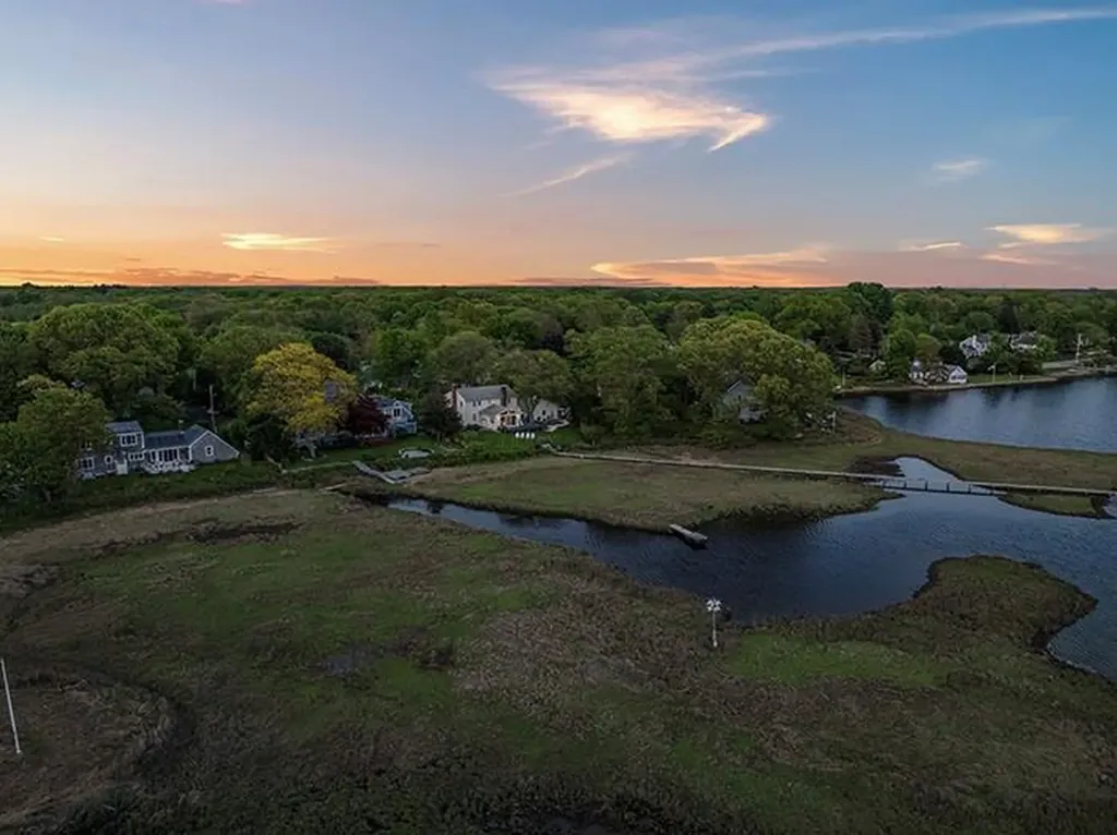 45 Meadowbrook Drive Barrington RI 02806