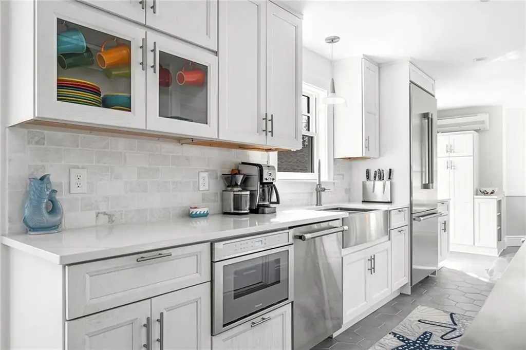 286 Kingstown Road Narragansett RI 02882