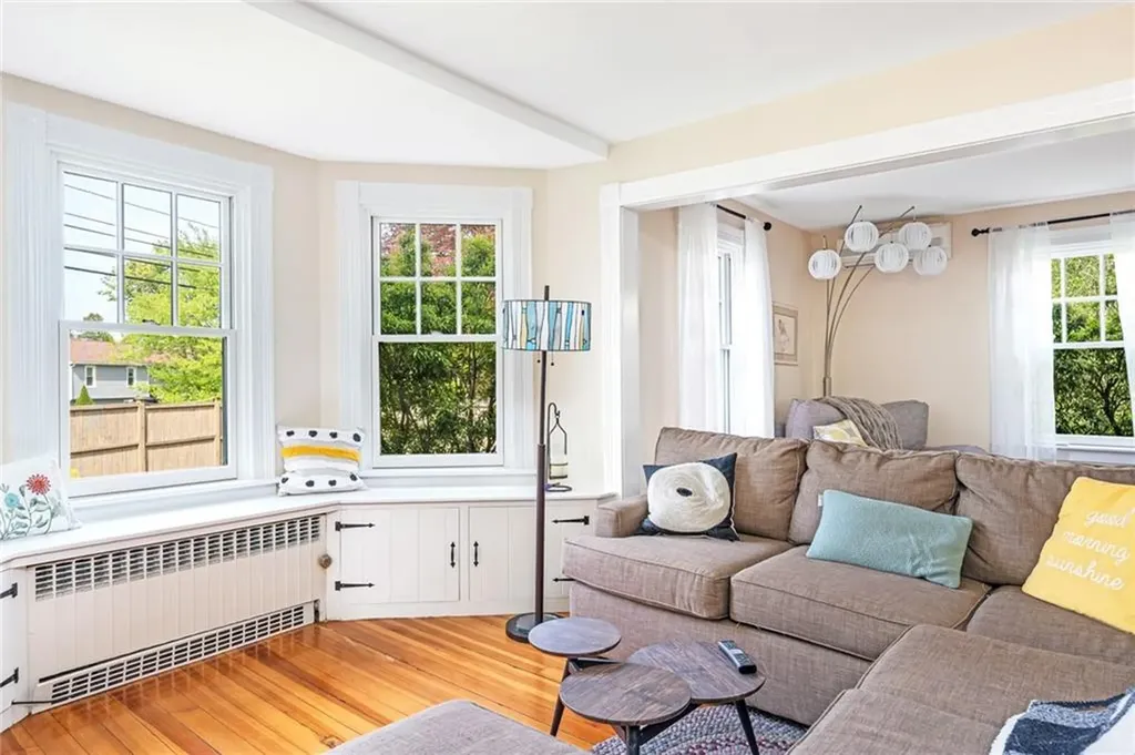 286 Kingstown Road Narragansett RI 02882