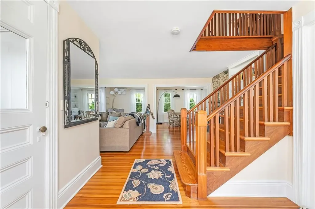 286 Kingstown Road Narragansett RI 02882