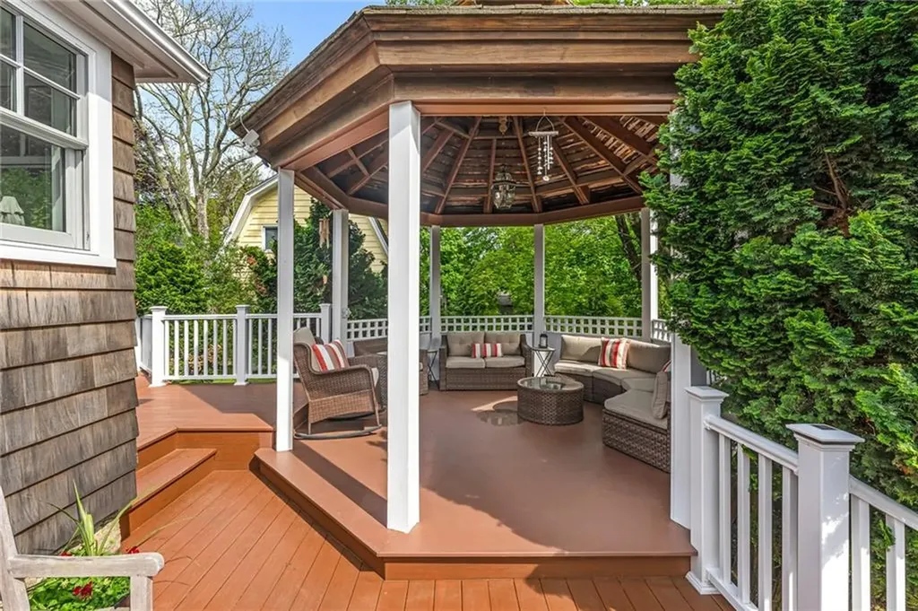 286 Kingstown Road Narragansett RI 02882