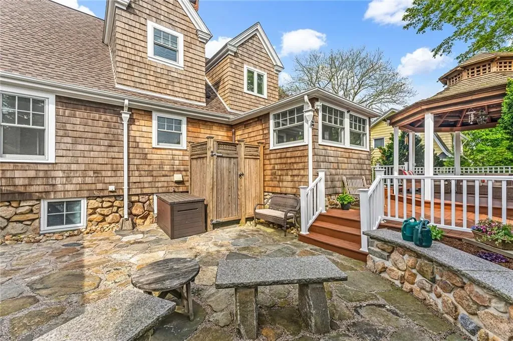 286 Kingstown Road Narragansett RI 02882