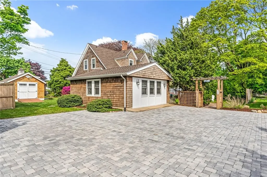 286 Kingstown Road Narragansett RI 02882