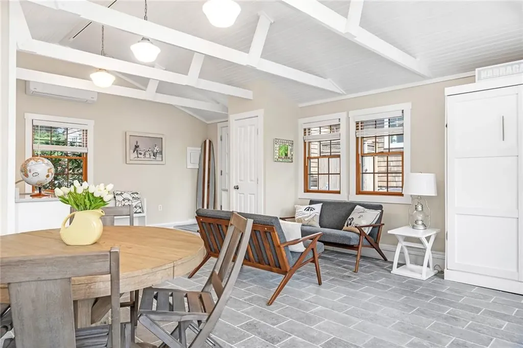 286 Kingstown Road Narragansett RI 02882