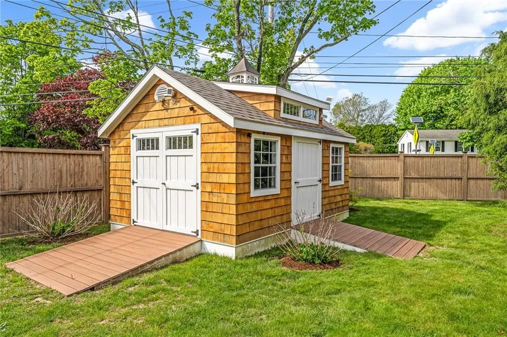 286 Kingstown Road Narragansett RI 02882