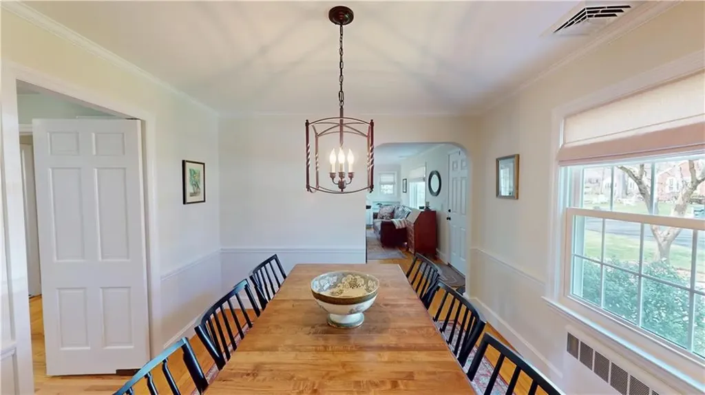 27 Narragansett Avenue Pawtucket RI 02861