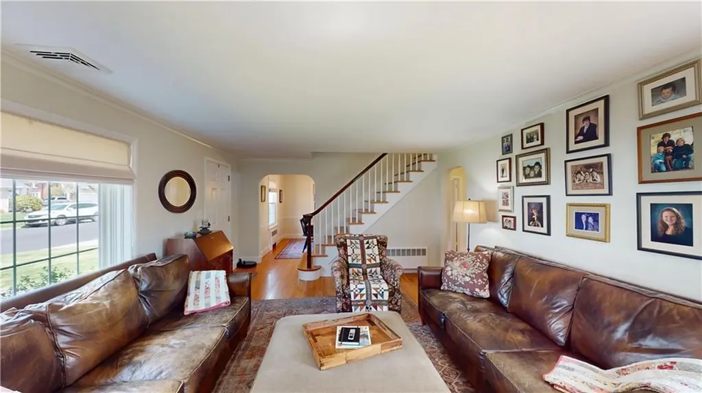 27 Narragansett Avenue Pawtucket RI 02861