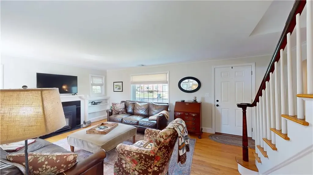 27 Narragansett Avenue Pawtucket RI 02861