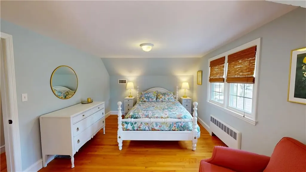 27 Narragansett Avenue Pawtucket RI 02861