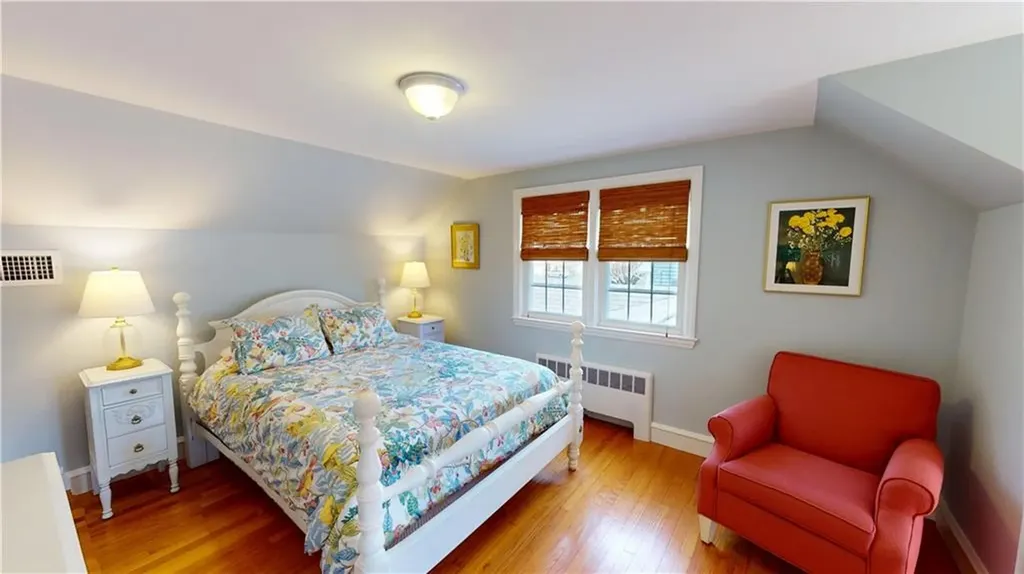 27 Narragansett Avenue Pawtucket RI 02861