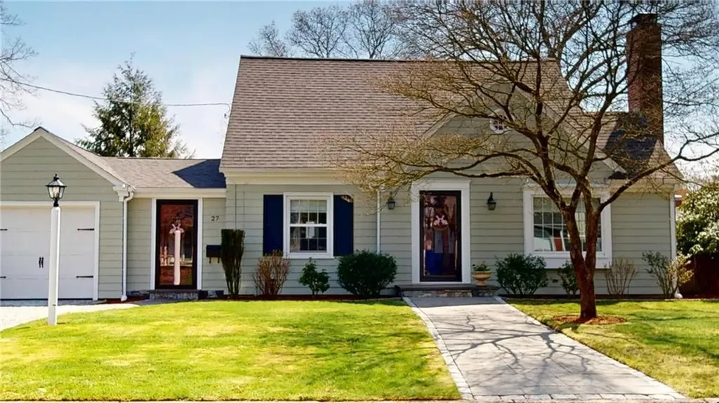 27 Narragansett Avenue Pawtucket RI 02861