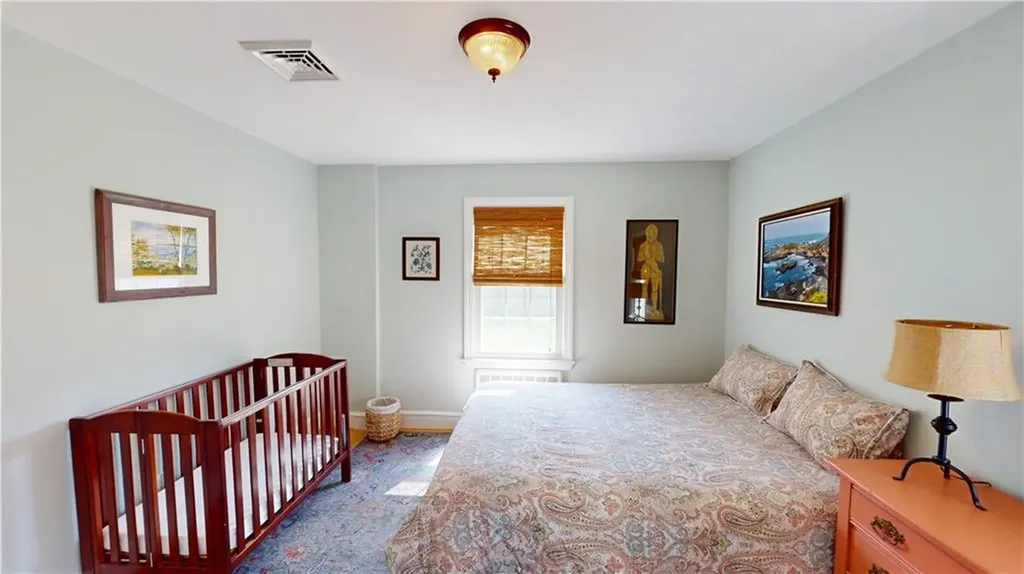 27 Narragansett Avenue Pawtucket RI 02861