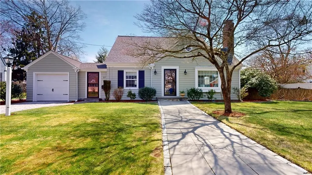 27 Narragansett Avenue Pawtucket RI 02861