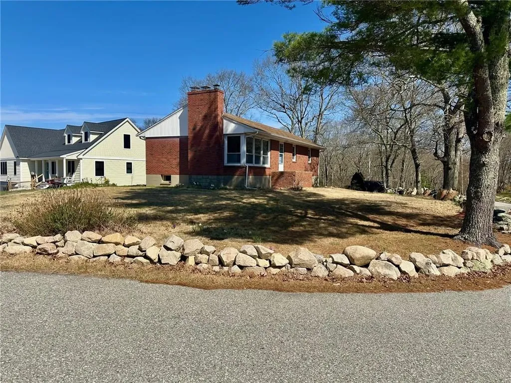 17 Pound Road Westerly RI 02891