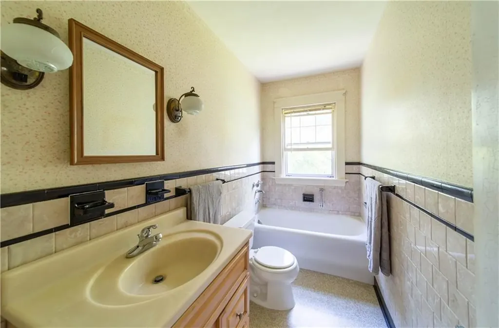 261 Hardig Road Warwick RI 02886
