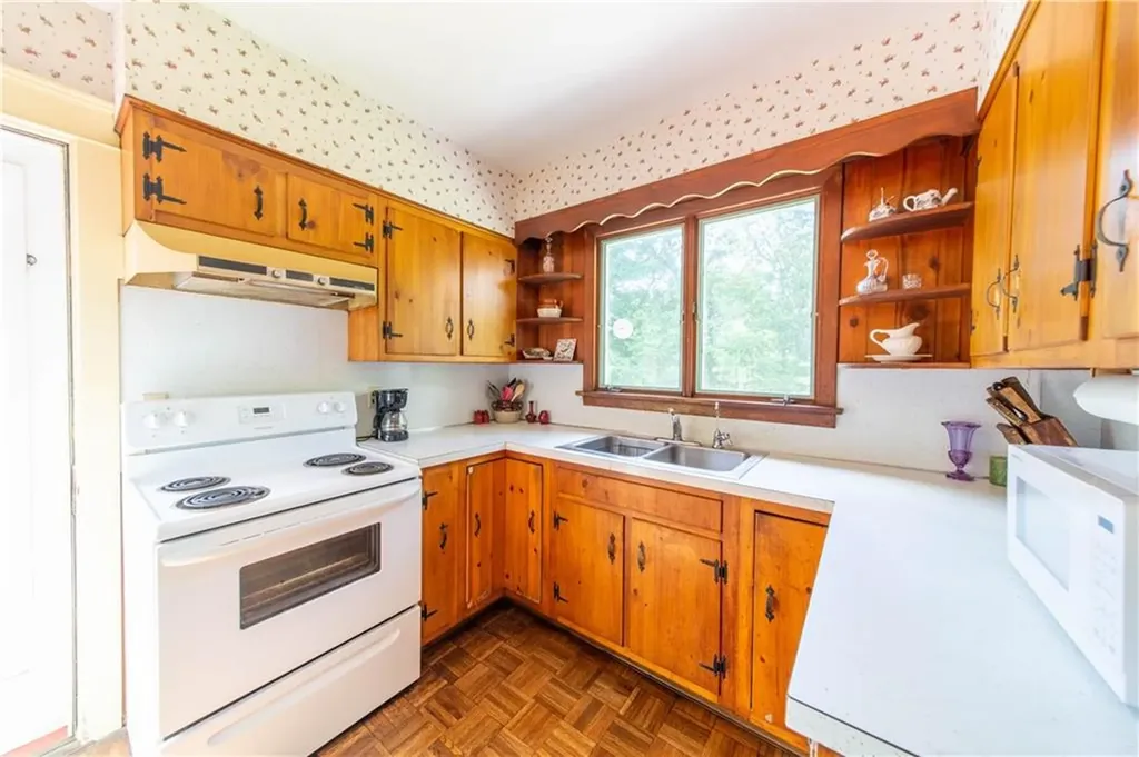261 Hardig Road Warwick RI 02886