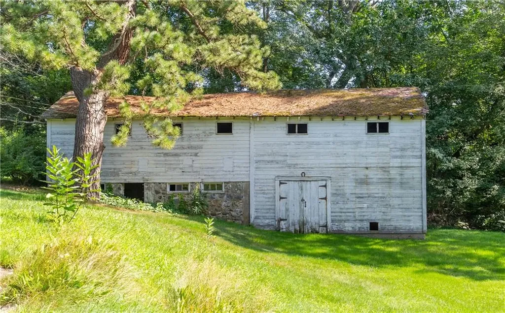 261 Hardig Road Warwick RI 02886