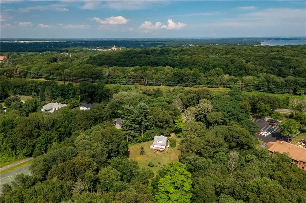 261 Hardig Road Warwick RI 02886