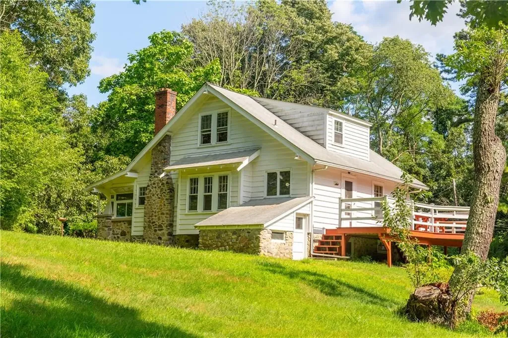 261 Hardig Road Warwick RI 02886