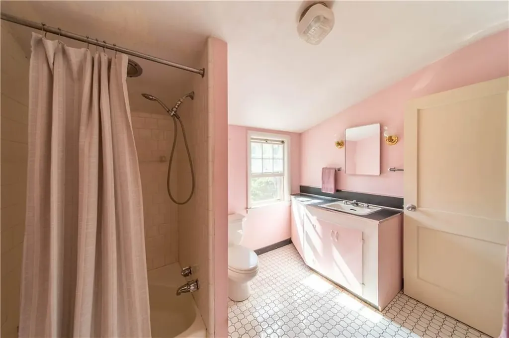 261 Hardig Road Warwick RI 02886