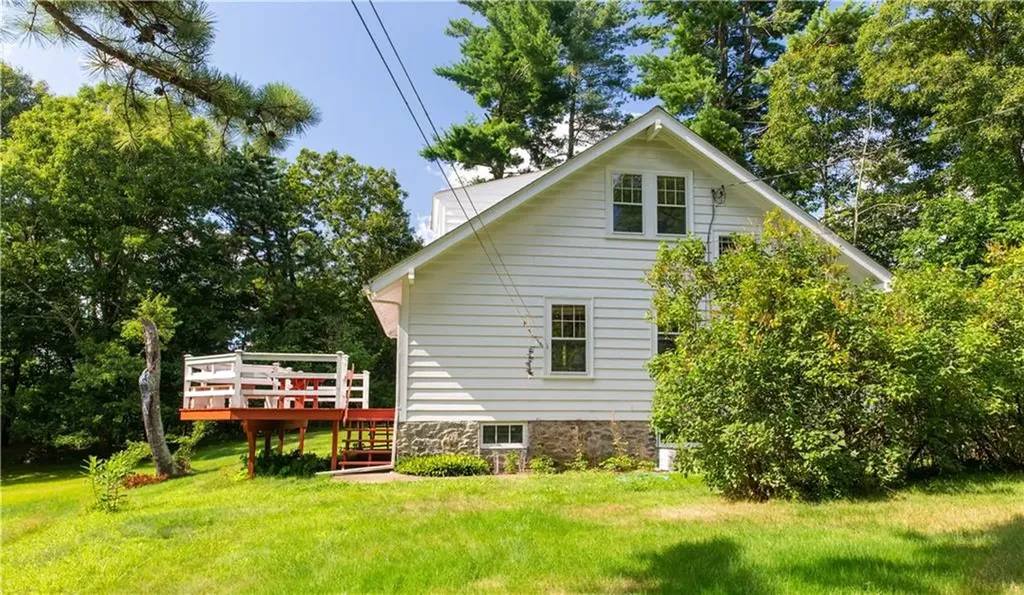 261 Hardig Road Warwick RI 02886