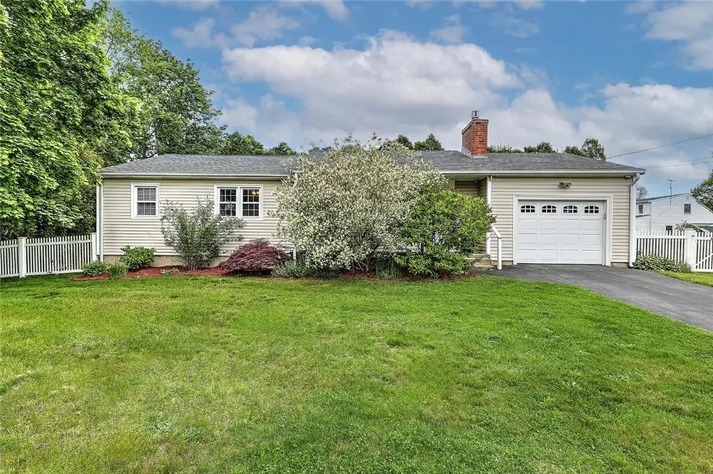 4 Johnson Court Bristol RI 02809