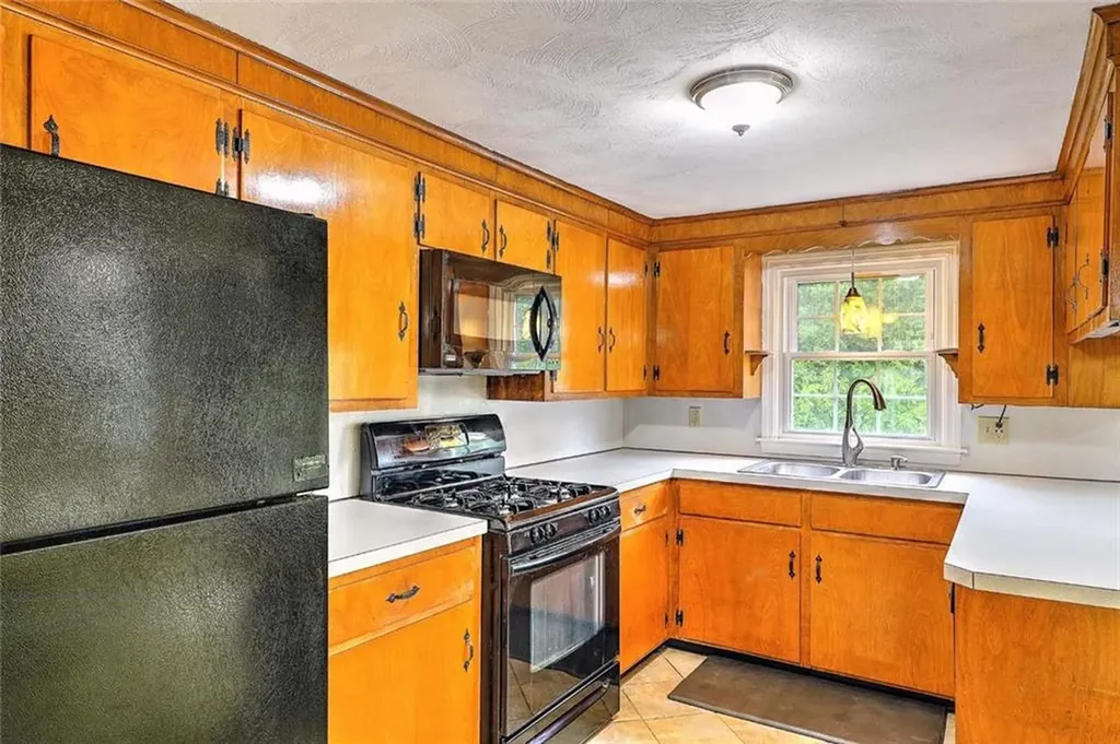 4 Johnson Court Bristol RI 02809