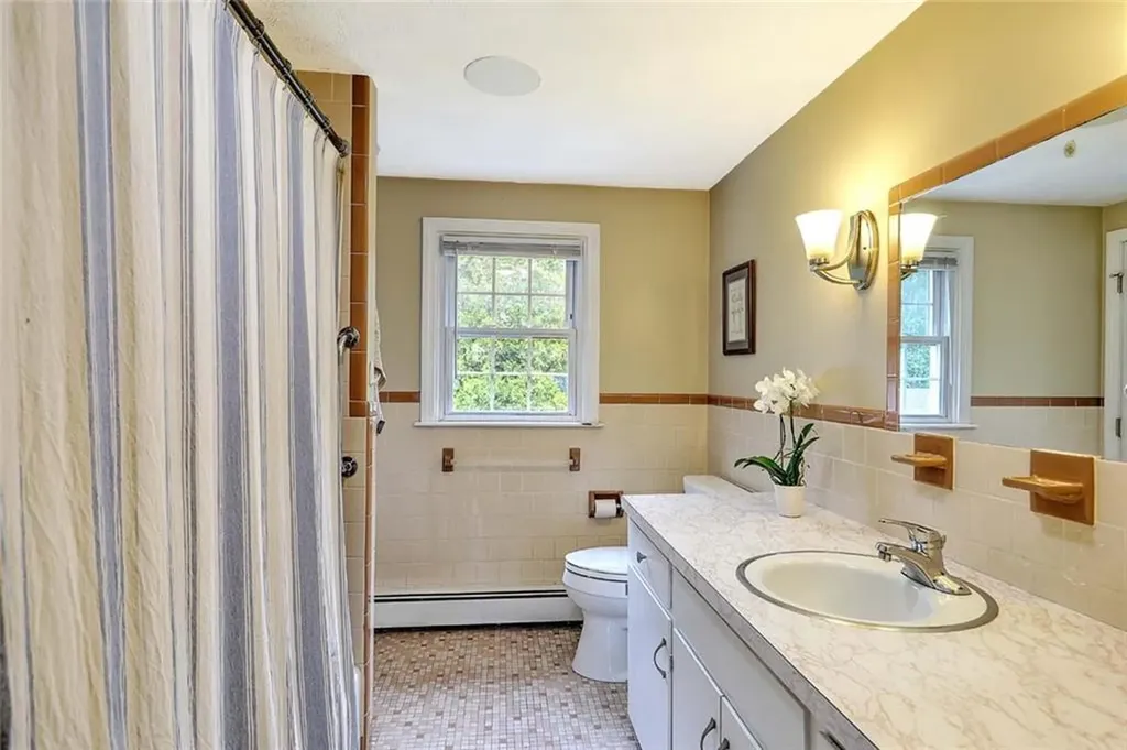 4 Johnson Court Bristol RI 02809